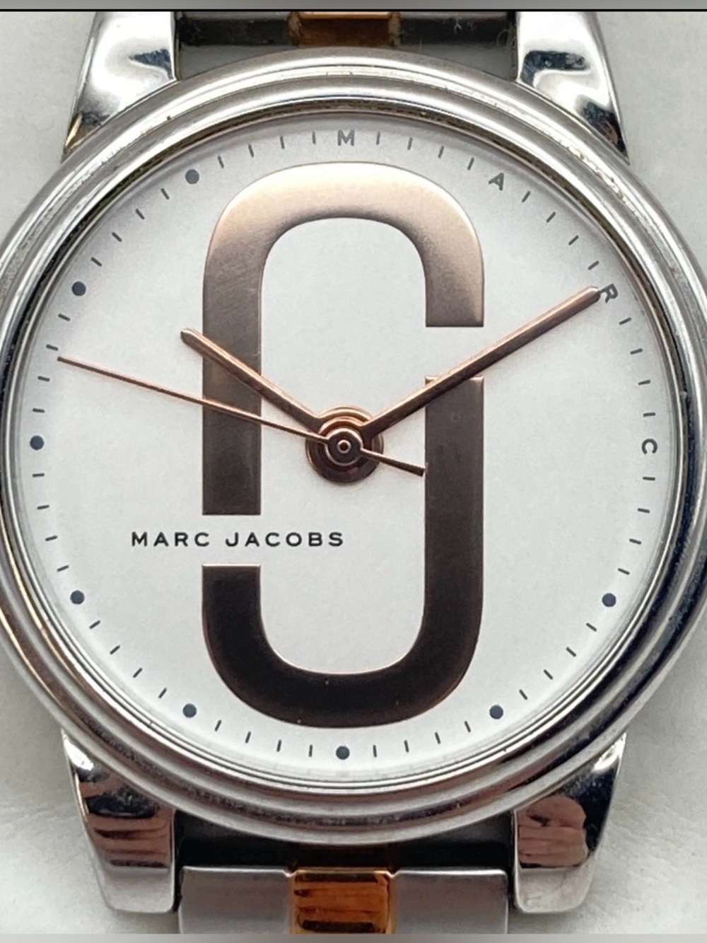 Marc by Marc Jacobs Corie Womens Watch 28mm Silver Rose Gold Tone New Battery
6"